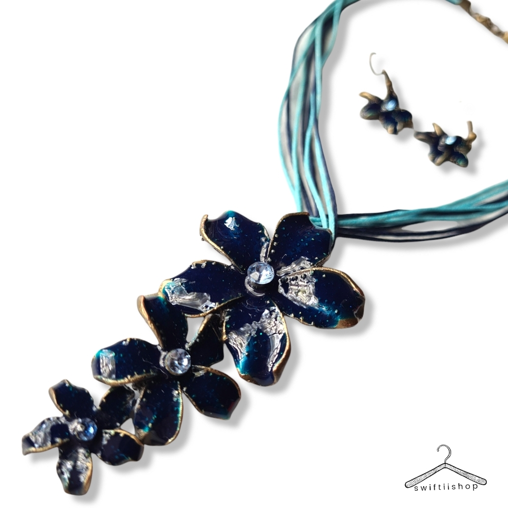 SALE💕 Jewellery Set Blue Flower Pendant Necklace Matching Drop Earrings - Picture 3 of 9